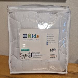 The Big One Kids Waterproof Mattress Pad White 28 In X 52 In Scotchgard Protecto